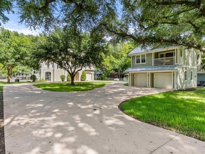 Property photo 4 at 2419 Terminal Loop RD - 4 bed 4 bath home