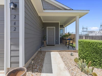 Property photo 4 at 242 Trailside LN - 3 bed 2 bath home