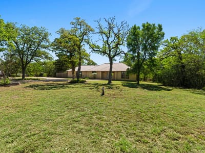 Living area at 242 W Oak Loop - 3 bed 2 bath home
