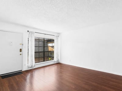 Photo 5 of 28 at 2425 Ashdale DR Unit #92 - 2 bed 2 bath home