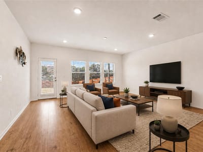 Property photo 3 at 2428 Hackamore DR - 4 bed 3 bath home