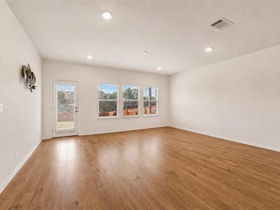 Property photo 4 at 2428 Hackamore DR - 4 bed 3 bath home