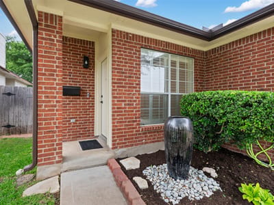 Living area at 2429A Curry Loop - 3 bed 2 bath home