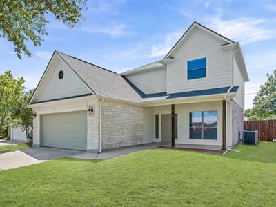 Living area at 243 Engineers PASS - 4 bed 2 bath home