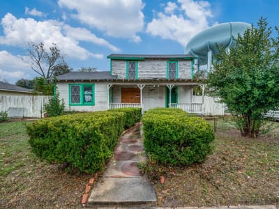 Photo 4 of 8 at 2430 Steves Ave - 3 bed 1 bath home