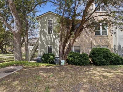 Photo 3 of 40 at 2450 Wickersham LN Unit #1001 - 2 bed 2 bath home