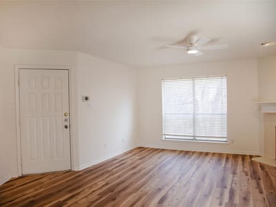 Living area at 2450 Wickersham Ln Unit #904 - 1 bed 1 bath home
