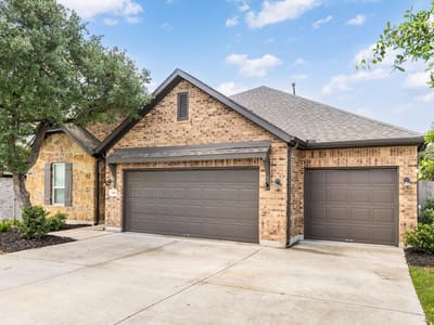 Living area at 246 Toyah DR - 3 bed 3 bath home