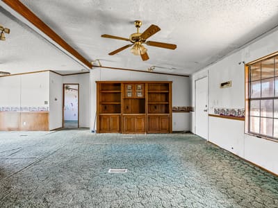 Living area at 250 McDuffy Ln - 3 bed 2 bath home
