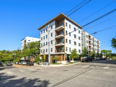 Living area at 2500 Longview St Unit #300 - 2 bed 2 bath home
