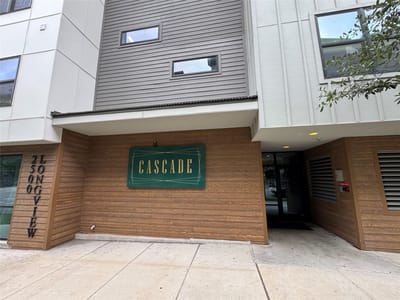 Property photo 4 at 2500 Longview ST Unit #302 - 2 bed 2 bath home
