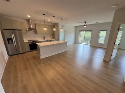 Property photo 5 at 2500 Longview ST Unit #302 - 2 bed 2 bath home