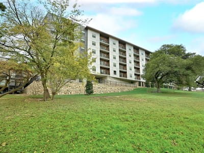 Primary bedroom at 2500 Longview St Unit #315 - 1 bed 1 bath home