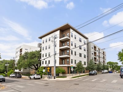 Living area at 2500 Longview St Unit #507 - 2 bed 2 bath home