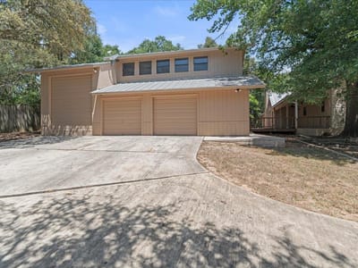 Property photo 2 at 2500 Rolling Oaks - 3 bed 2 bath home