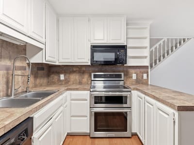 Property photo 5 at 2500 Steck Ave Unit #7 - 1 bed 1 bath home