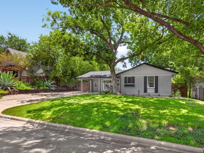 Property photo 2 at 2503 East Side DR - 3 bed 2 bath home