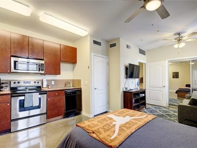 Primary bedroom - 2505 San Gabriel St Unit #104 Primary bedroom at 2505 San Gabriel St Unit #104 - 1 bed 1 bath home