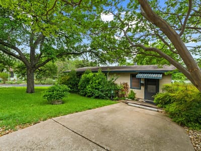 Kitchen at 2506 Rae Dell Ave - 3 bed 2 bath home