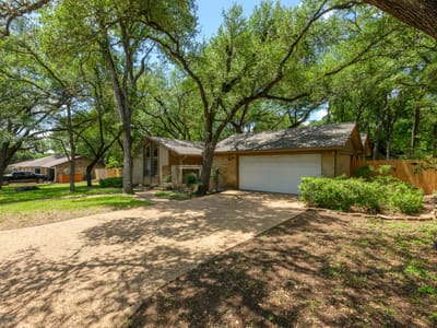 Kitchen at 2507 Comburg Castle WAY - 3 bed 2 bath home