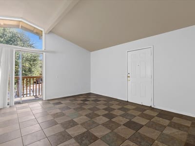 Photo 3 of 17 at 2507 Manor CIR - 8 bed 4 bath home