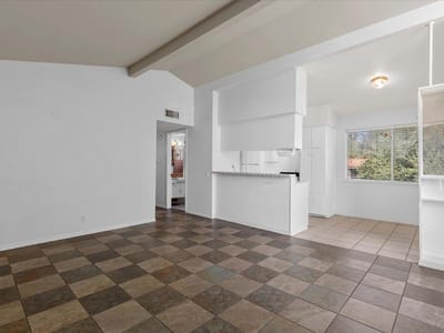 Photo 5 of 17 at 2507 Manor CIR - 8 bed 4 bath home