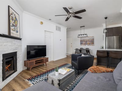 Living area at 2509 Pearl ST Unit #5 - 2 bed 2 bath home