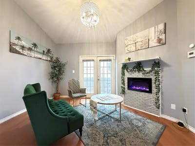 Living area at 2509 Pearl St Unit #7 - 2 bed 2 bath home