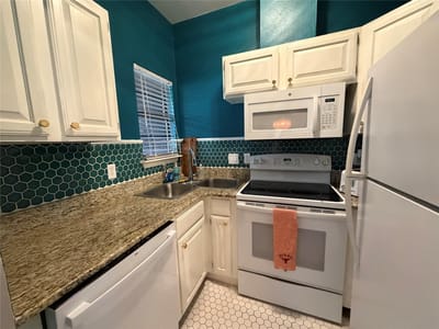 Primary bedroom at 2509 Pearl St Unit #7 - 2 bed 2 bath home