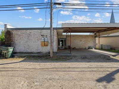 Bathroom at 251 E Hempstead St - Ot Giddings, Giddings, TX