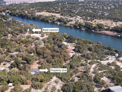 Living area at 2510 Geronimo Trl - Apache Shores Sec 02, Austin, TX