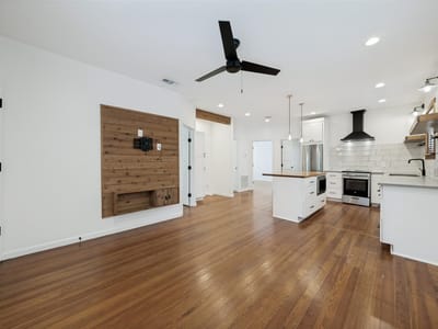 Property photo 4 at 2513 E Cesar Chavez ST - 3 bed 2 bath home