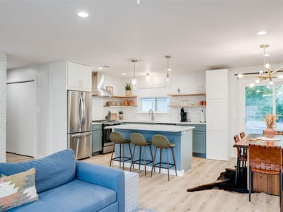 Living area at 2516 Friar Tuck LN - 3 bed 2 bath home