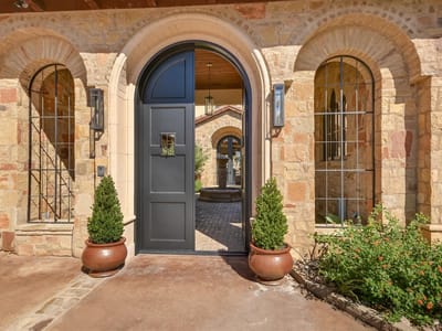 Living area at 252 la Serena Loop - 5 bed 5 bath home
