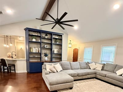 Living area at 252 Sunday DR - 3 bed 2 bath home