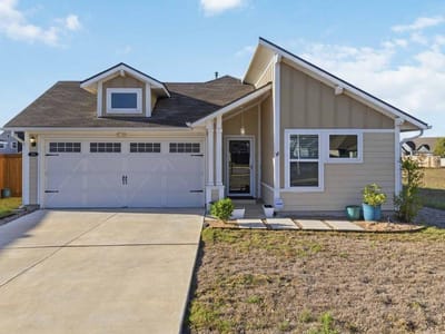 Living area at 253 Sage Meadows DR - 3 bed 2 bath home