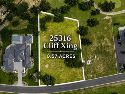 Living area at 25316 Cliff XING - Lakecliff On Lake Travis, Spicewood, TX