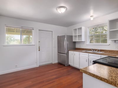 Primary bedroom at 254 Kelley Rd W - 3 bed 2 bath home