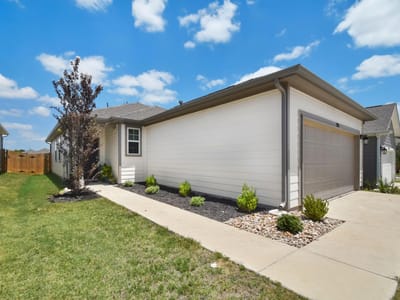 Property photo 3 at 255 Spirit ST - 3 bed 2 bath home