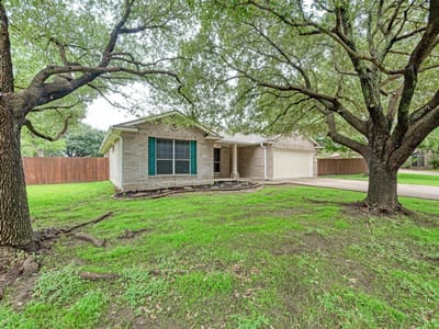 Kitchen at 2550 Cora CV - 3 bed 2 bath home