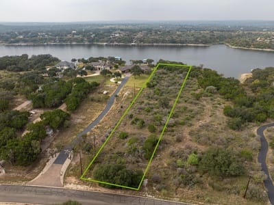 Living area at 25500 Colorado Canyon Dr - Chimney Oaks At Lake Travis SE, Marble Falls, TX