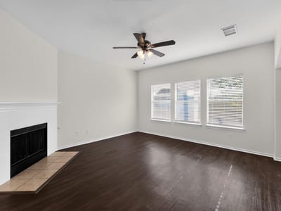 Property photo 4 at 256 Poplarwood DR - 4 bed 2 bath home