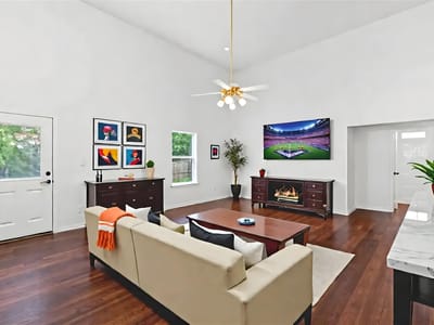 Living area at 2571 Georgian DR - 4 bed 3 bath home