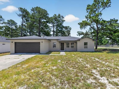 Living area at 258 Pine View LOOP - 4 bed 2 bath home