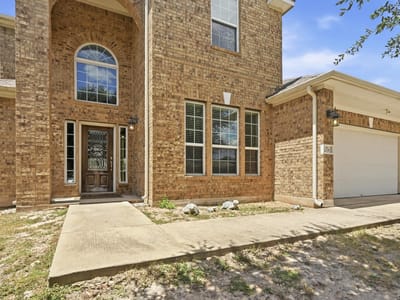 Living area at 258 Tangerine DR - 5 bed 3 bath home