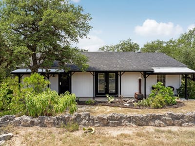 Property photo 2 at 2591 Spring Valley DR - 3 bed 1 bath home
