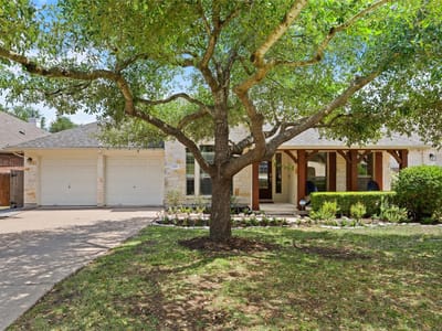 Living area at 260 Kiras CT - 4 bed 2 bath home