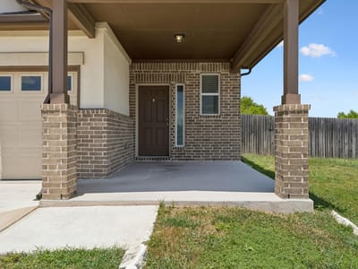 Property photo 4 at 260 Silver Springs BND - 4 bed 2 bath home