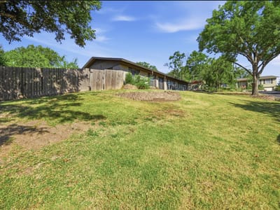 Property photo 5 at 2600 Oakhaven DR - 3 bed 2 bath home