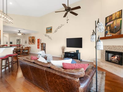 Living area at 2601 N Quinlan Park Rd Unit #401 - 2 bed 2 bath home